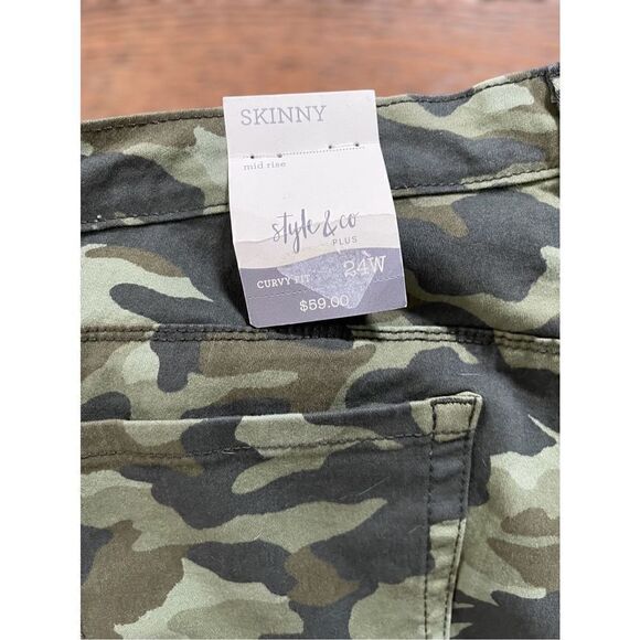 Style & Co Plus Curvy Fit Skinny in Camo - Picture 6 of 7